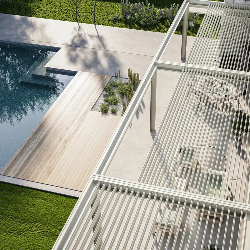 Vista aérea da Denia sobre um terraço com piscina